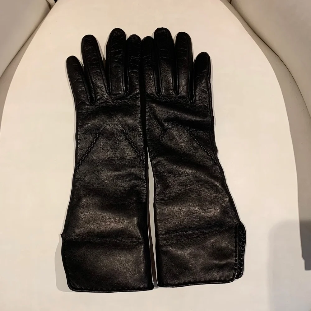 Burberry Black Quilted Leather Gloves